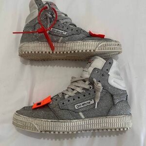 Off-White women’s Off-court 3.0